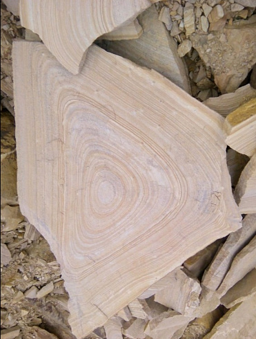 Kamenclub.ru: Форматный камень (плаха) пошаговая дорожка от 70-150 см (4 -12 см)  купить в Брянске плитняк  форматный плаха желтый песчаник 9 000 руб/т   фото КАМЕНЬ КЛУБ