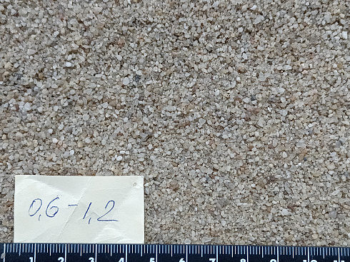 Кварцевый песок для площадок фр. 0,6-1,2 мм.  купить в Брянске фото Камень Клуб