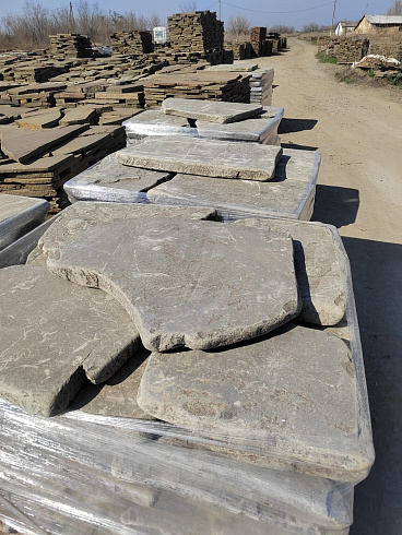 Kamenclub.ru: Песчаник галтованный для облицовки (фр. 2-5 см)  купить в Брянске песчник рыжий желтый серый песчаник окатанный речной 6 000 руб/т   фото КАМЕНЬ КЛУБ