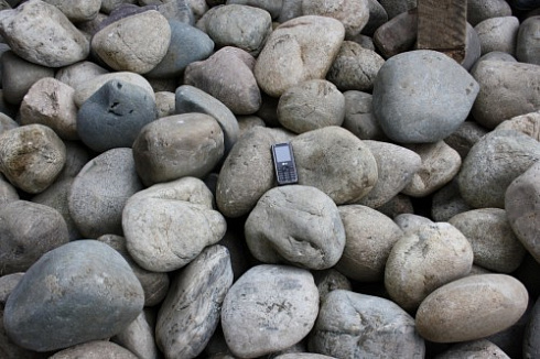 Kamenclub.ru: Речной валун (Ассорти) фр.100-300 мм.  купить в Брянске галечник серый, темно-серый, светло-серый речная галька крупных размеров 4200 руб/т   фото КАМЕНЬ КЛУБ