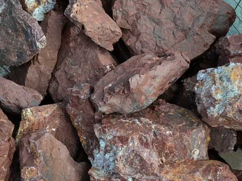 Kamenclub.ru: Щебень крошка красный (ЯШМА) фр. 10-20 мм.  купить в Брянске яшма красный, бордовый, оранжевый, рыжий декоративный каменный ландшафтный щебень колотый 9000 руб/т   фото КАМЕНЬ КЛУБ