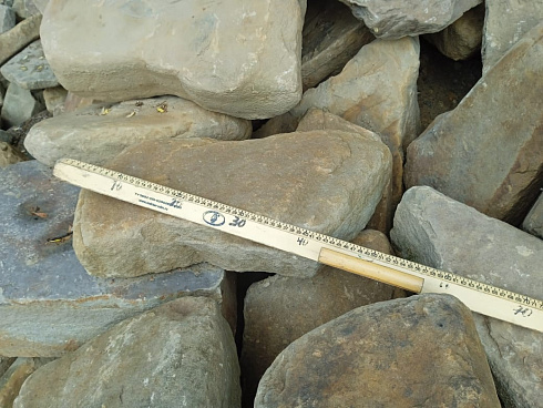 Kamenclub.ru: Песчаник для мощения дорожек, площадок, парковок ( фр 5-10 см)  купить в Брянске песчаник  серый желтый коричневый рыжий песчаник оголтованный окатанный 6500 руб/т   фото КАМЕНЬ КЛУБ