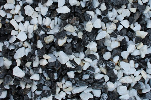 Kamenclub.ru: Мраморная крошка (щебень крошка микс: белый-зеленый-розовый) фр. 3-5 мм.  купить в Брянске мрамор белый, зеленый, розовый мраморная декоративная крошка каменная 12000 руб/т   фото КАМЕНЬ КЛУБ