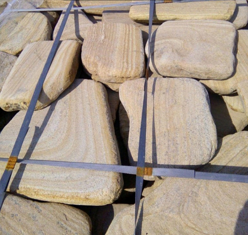 Kamenclub.ru: Песчаник пластушка галтованный желтый с рисунком (3 см)  купить в Брянске плитняк - пластушка желтый песчаник 21000 руб/м3   фото КАМЕНЬ КЛУБ