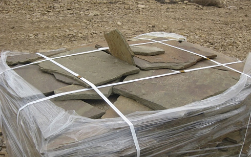 Kamenclub.ru: Песчаник пластушка серо-зеленый (4,0 см- 5,0 см)  купить в Брянске песчаник серо-зеленый, серый, зеленый песчаник рваный ландшафтный колотый 9000 руб/м3   фото КАМЕНЬ КЛУБ