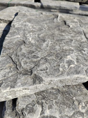 Kamenclub.ru: Песчаник галтованный для облицовки (фр. 2-5 см)  купить в Брянске песчник рыжий желтый серый песчаник окатанный речной 6 000 руб/т   фото КАМЕНЬ КЛУБ