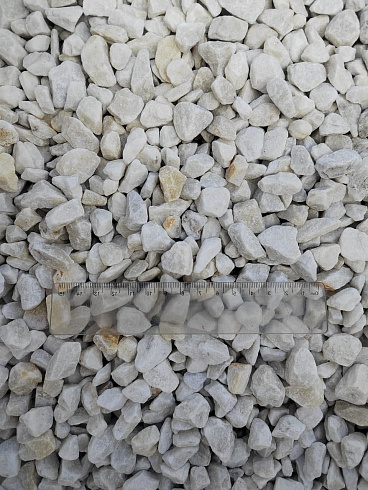 Kamenclub.ru: Мраморная крошка, щебень, цвет-белый, фр. 10-20 мм.  купить в Брянске мрамор белый, молочный айвори каменная ландшафтная декоративная крошка шебня 12000 руб/т   фото КАМЕНЬ КЛУБ