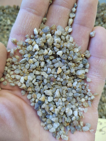 Кварцевый песок для площадок фр. 2-5 мм.  купить в Брянске фото Камень Клуб